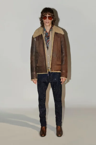 Look 3